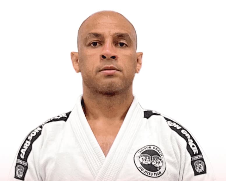 Roan “Jucão” Carneiro in a white Carlson Gracie Team gi.